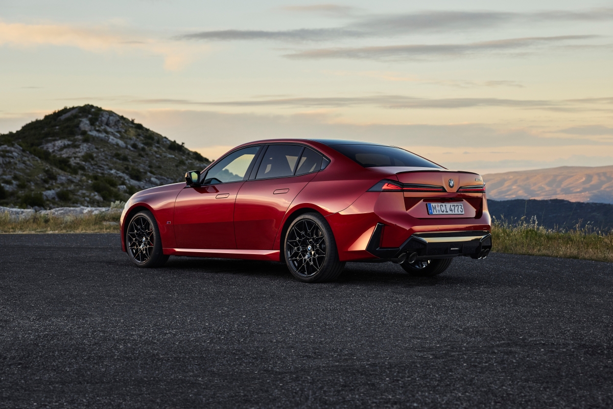 P90657708_highRes_the-new-bmw-m350-xdr.jpg
