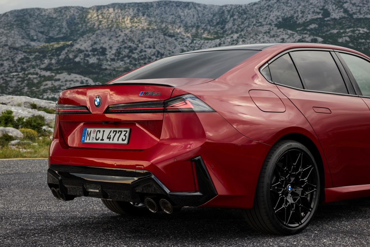 P90657725_highRes_the-new-bmw-m350-xdr.jpg