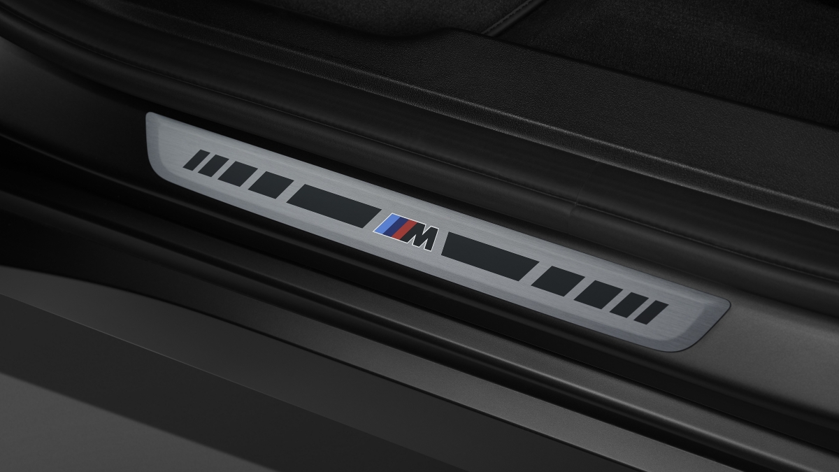 P90658744_highRes_bmw-x3-m50-xdrive-bl.jpg