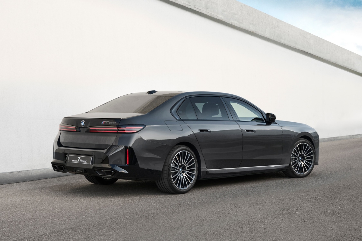 P90659256_lowRes_bmw-concept-7-protec.jpg