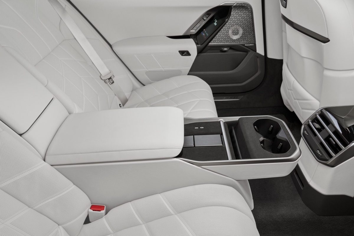 P90659262_lowRes_bmw-concept-7-protec.jpg