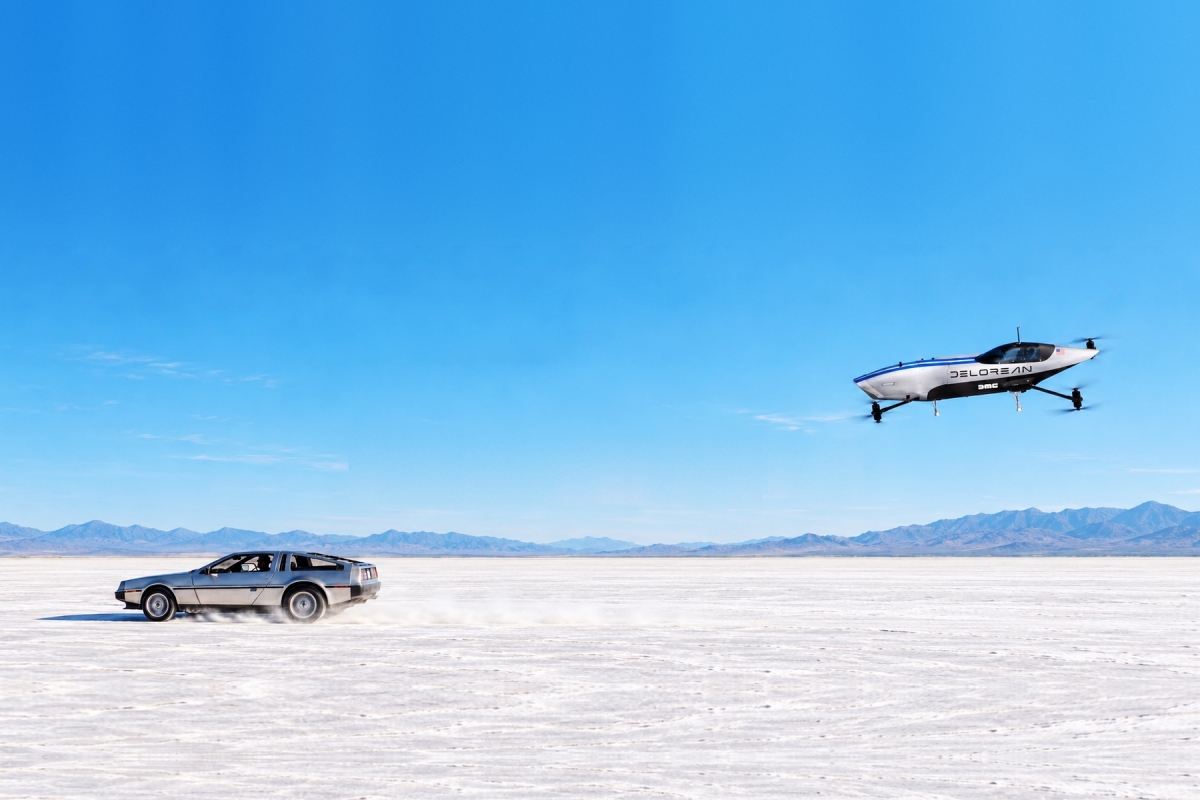 2. DeLorean car and Airspeeder.jpg
