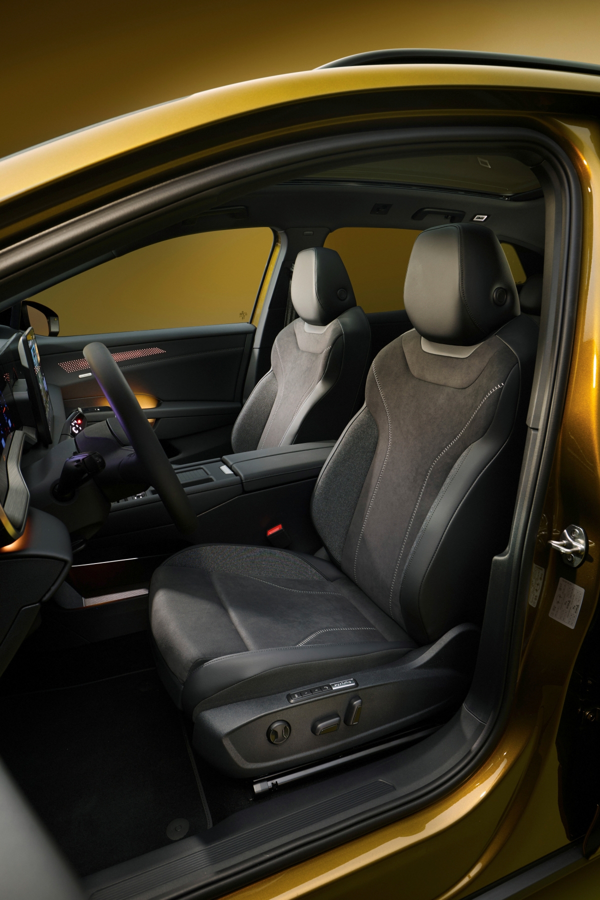 42744-db2026au00911.jpg