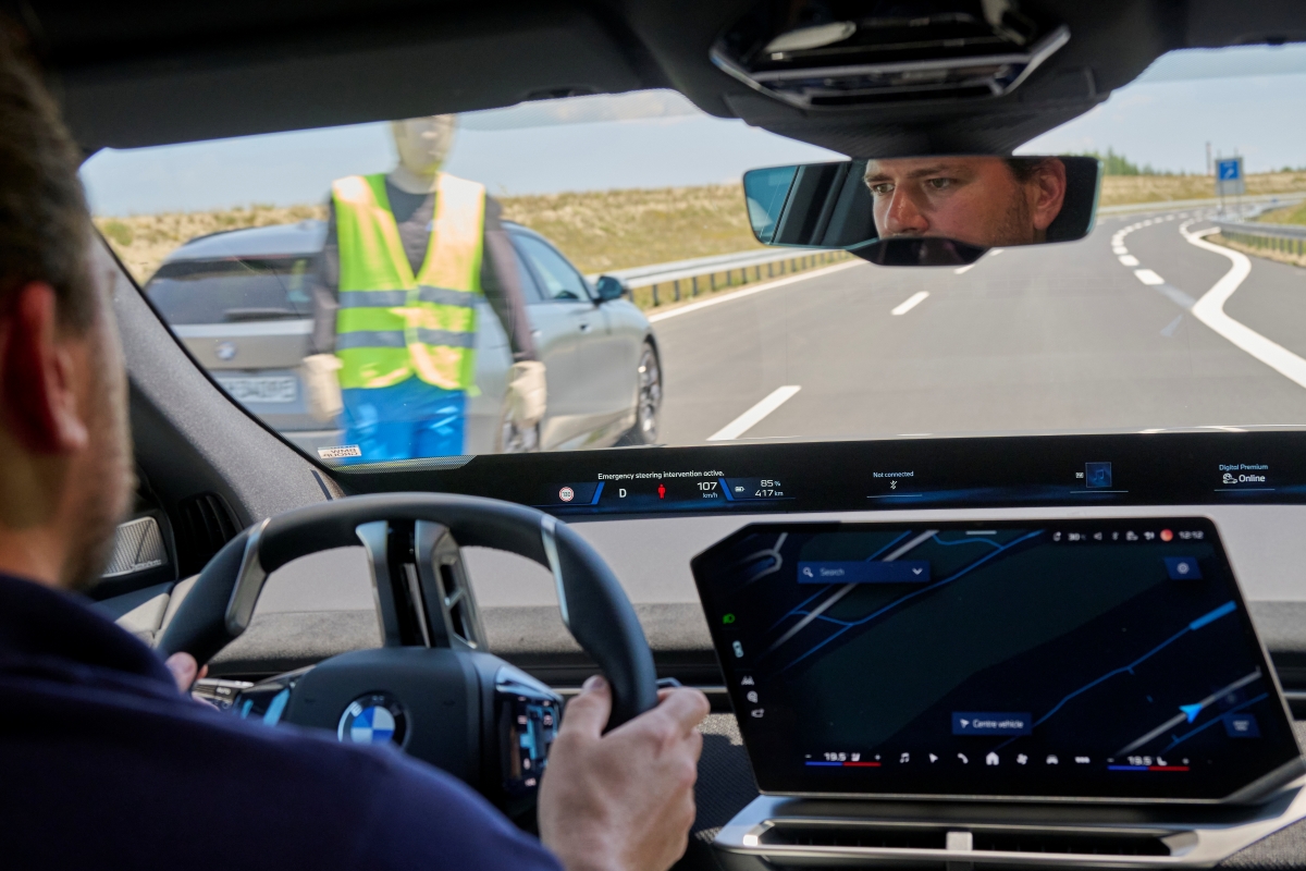 P90651642_highRes_emergency-steering-i.jpg