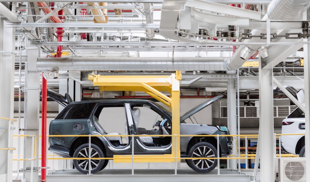 RANGE ROVER ELECTRIC 1.jpg
