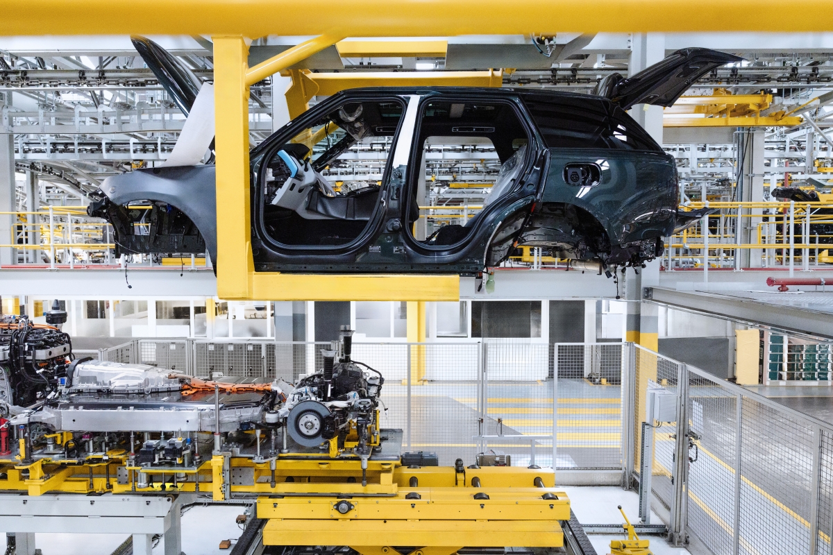 RANGE ROVER ELECTRIC 2.jpg