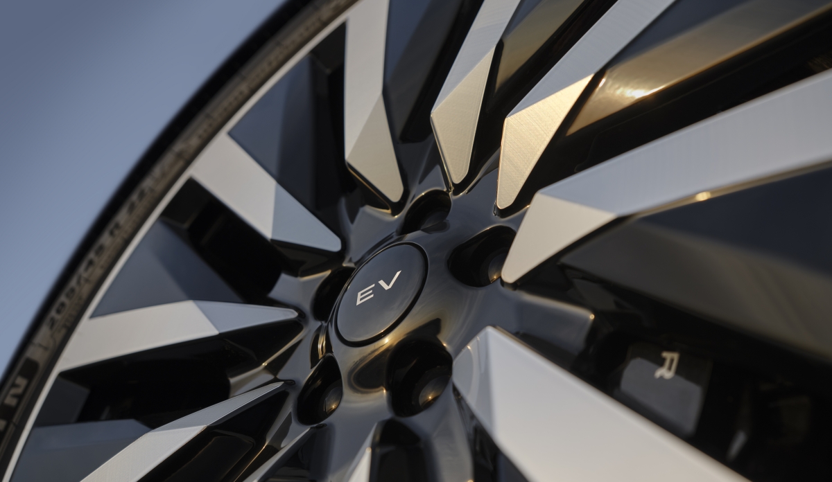 RANGE ROVER ELECTRIC ALLOY WHEEL 02_09_26.jpg