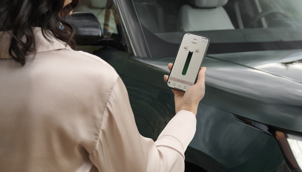 RANGE ROVER ELECTRIC CHARGING 020926.jpg