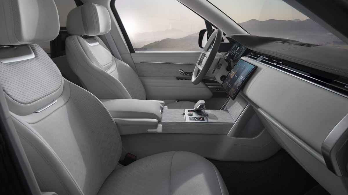 RANGE ROVER ELECTRIC INTERIOR 02 02_09_26_1.jpg