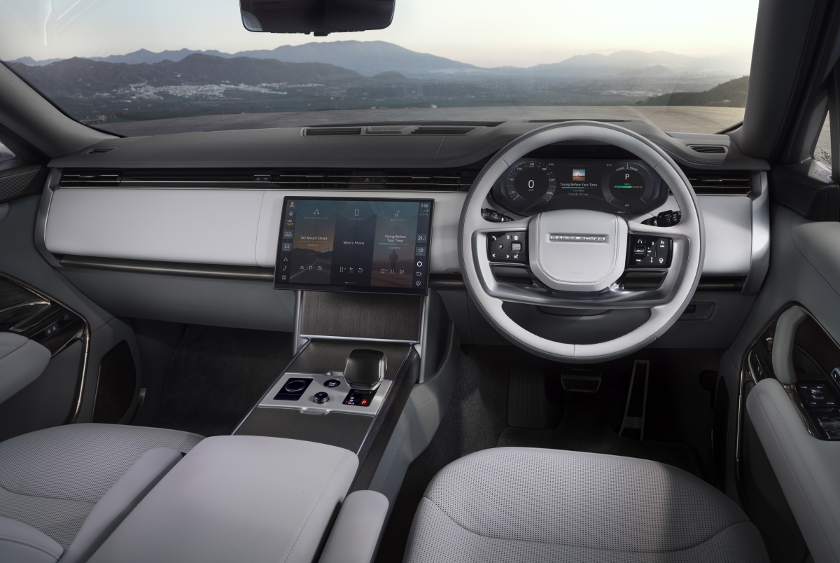 RANGE ROVER ELECTRIC INTERIOR 02_09_26_1.jpg