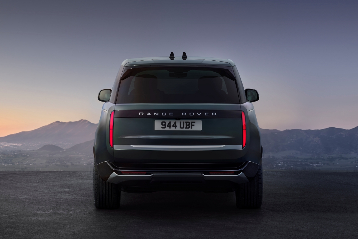 RANGE ROVER ELECTRIC REAR 02_09_26_0.jpg