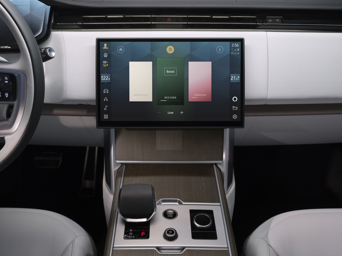 RANGE ROVER ELECTRIC SCREEN 02_09_26_1.jpg