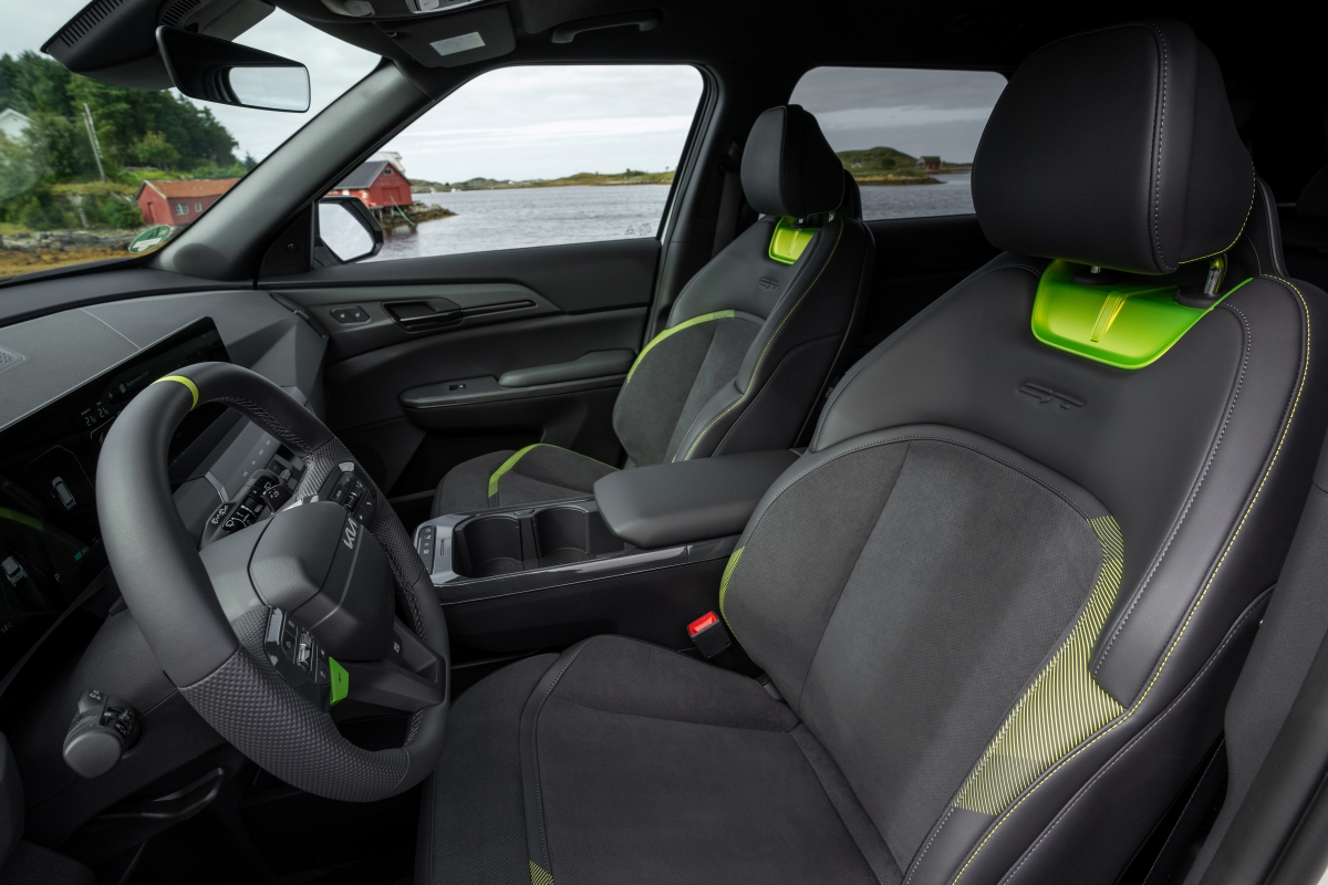 Original-32102-kia-ev5-gt-snow-white-pearl-interior-print-3600x2400-007.jpg