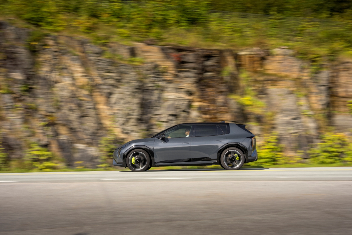 Original-32295-kia-ev4-gt-penta-metal-dynamic-print-3600x2400-008.jpg