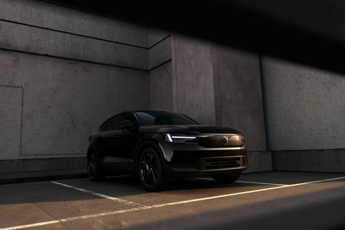The_New_Volvo_EC40_Exterior_3QFront2.jpg
