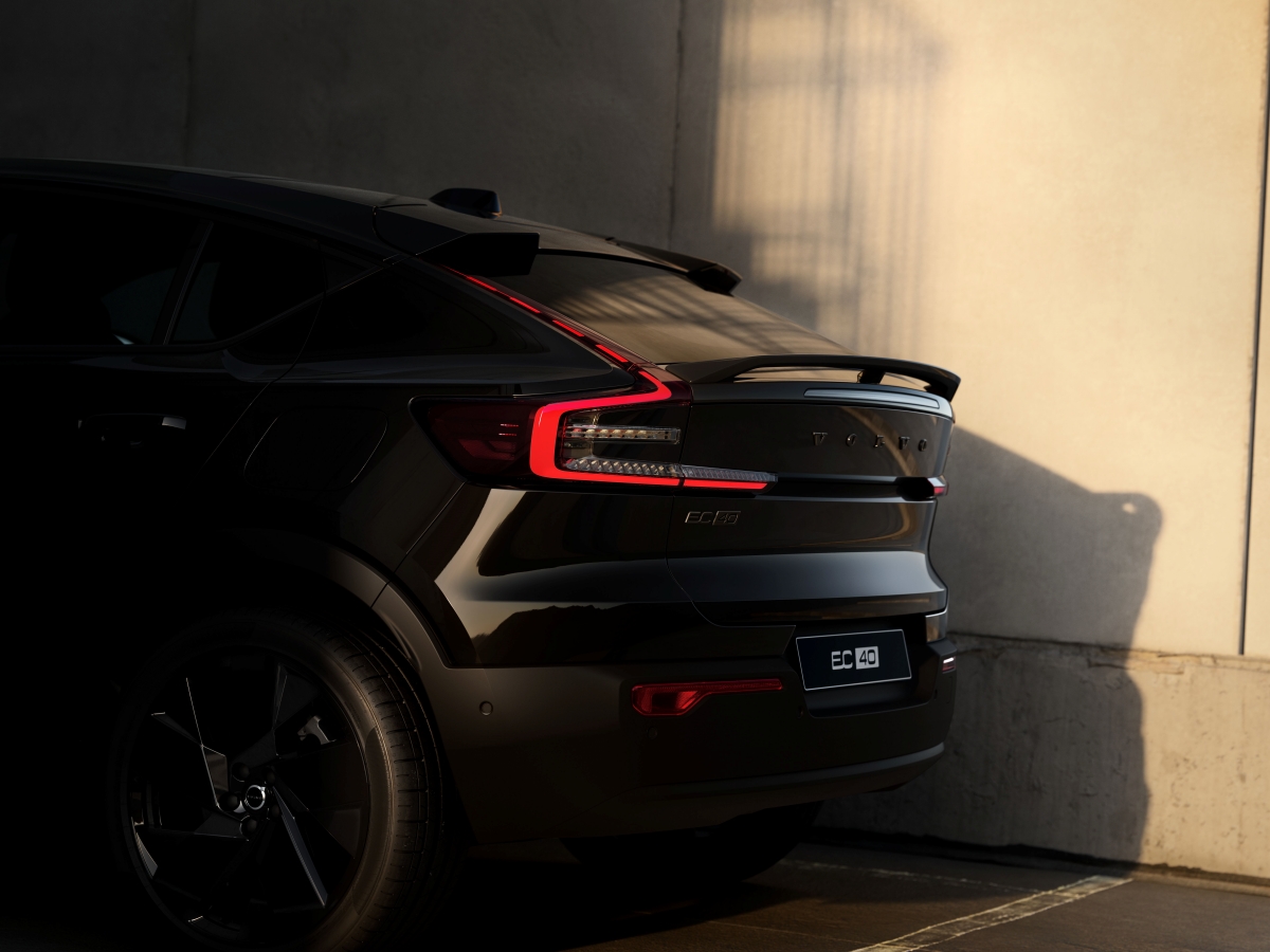 The_New_Volvo_EC40_Exterior_Detail_RearWordmark.jpg