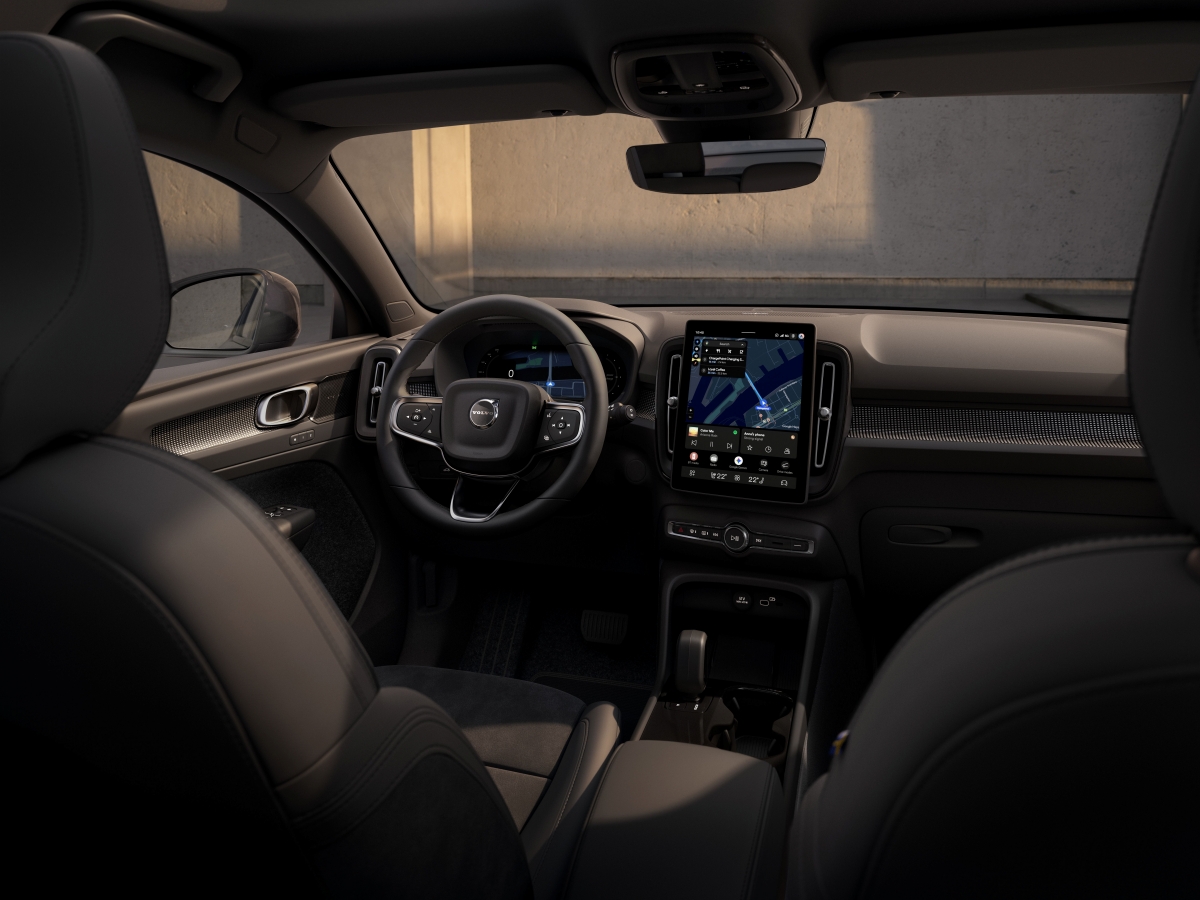 The_New_Volvo_EC40_Interior_Dash.jpg