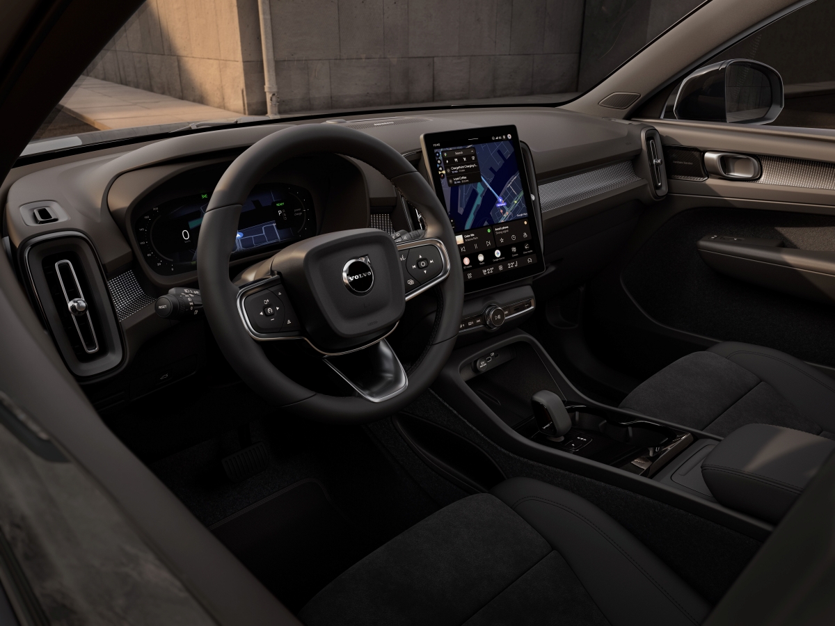 The_New_Volvo_EX40_Interior_Dash.jpg