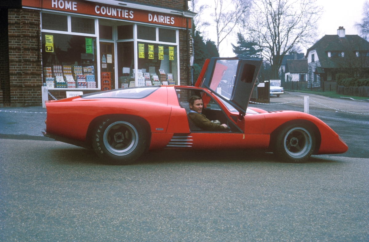 Bruce McLaren_M6GT 1.jpg