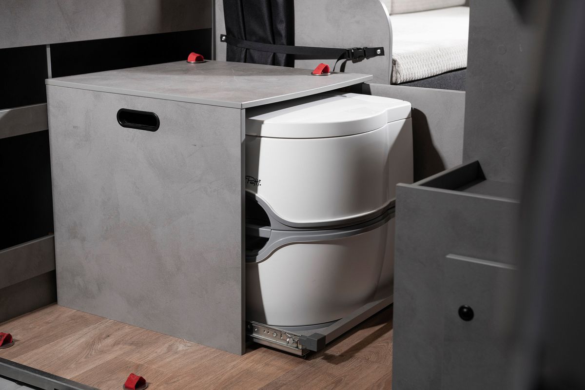 CC_541_Hecktoilette_RET_080525_02-Screen.jpg