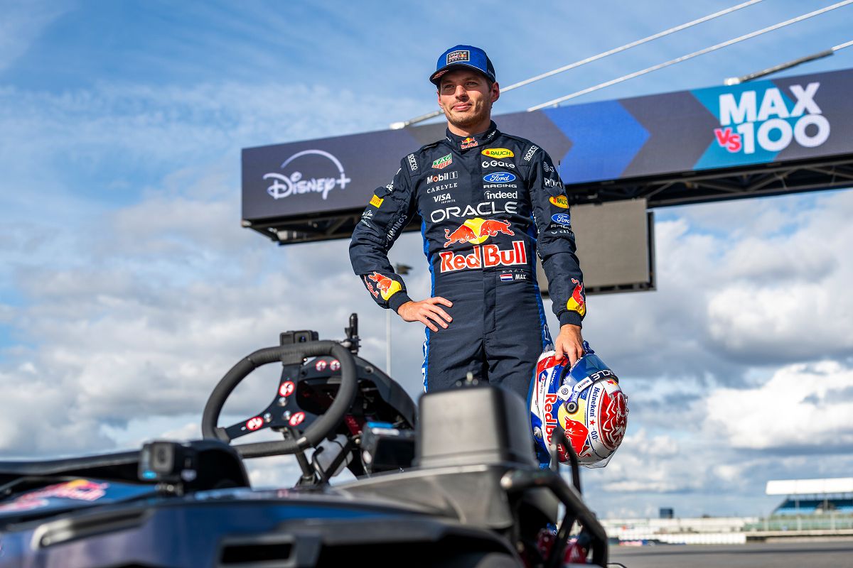 四屆F1世界冠軍Max Verstappen在Red Bull《Max vs 100》中從第101位發車,僅用14圈、35分鐘便超越前方100位挑戰者,完成史上最大規模卡丁車賽的終極任務。(Red Bull提供).jpg