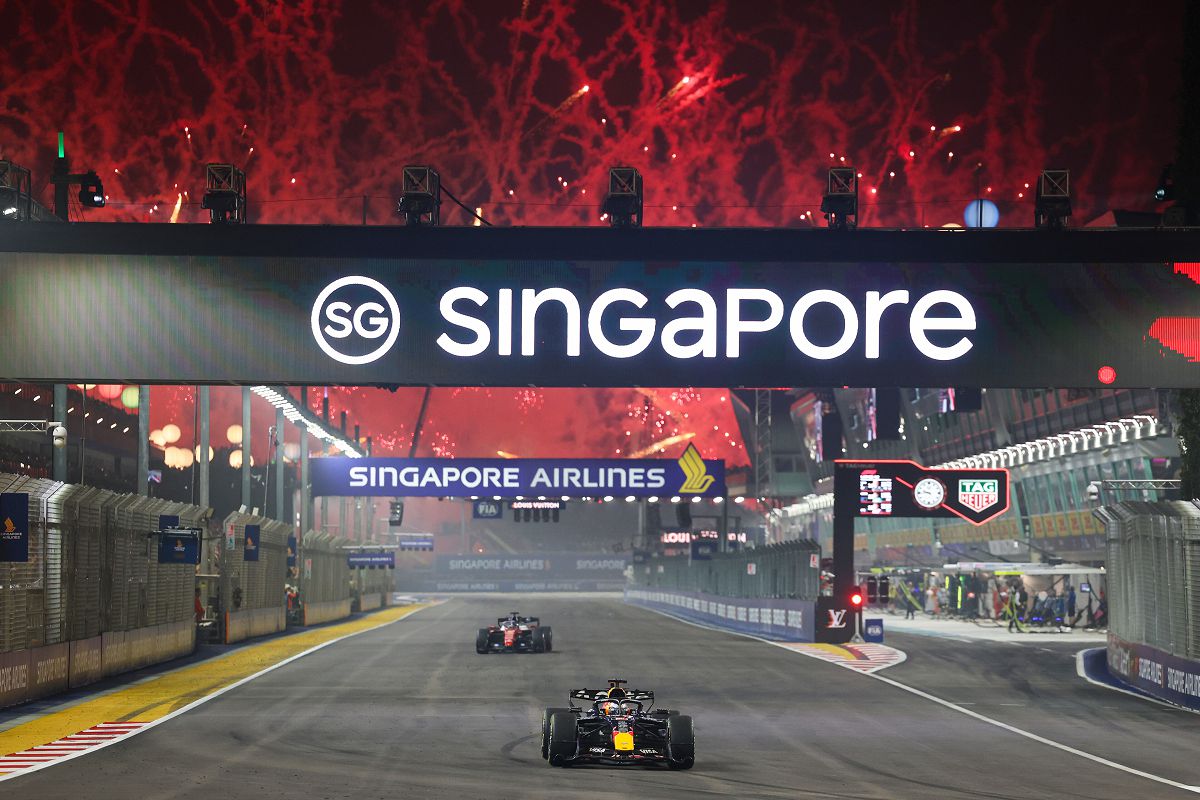 圖7_Max Verstappen駕駛賽車完成賽程，首度拿下新加坡大獎賽冠軍。（Red Bull 提供）.jpg